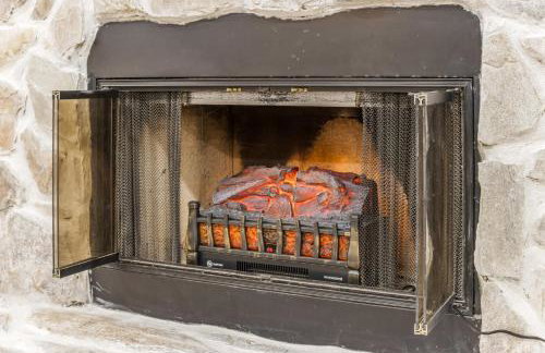 Sleeps 12 | 2 Kings w/ Ping-Pong, Gym, Arcade, BBQ - Foto 50