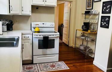 4 Bedroom DC's Best Location with Parking, Walk to Clarendon Metro, Shopping and Nightlife! - Foto 5