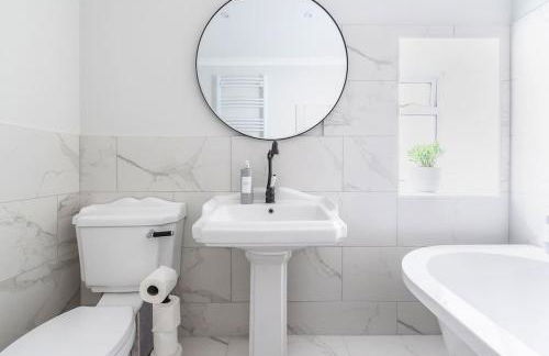 Luxurious Complex: 2 barns together edge of Frome - Photo 25