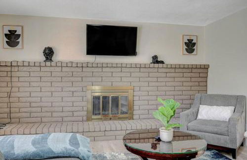 New Poolside Paradise in Vegas with BBQ and Games - Foto 7