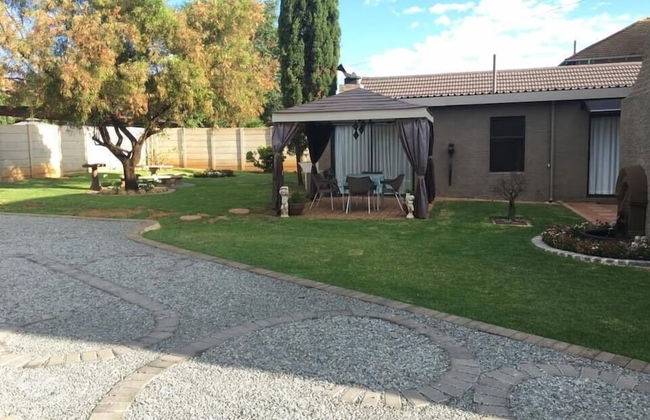 Modern Goldfields Apartments - Photo 18