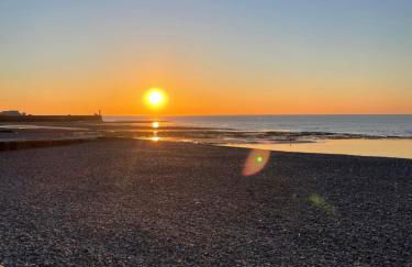 Duplex en rez-de-chaussée avec cour intérieure privée, proche de la mer, WIFI - Foto 19