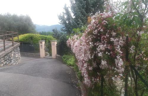 Casa Intignano - Camera con bagno e portico vista lago - Foto 40