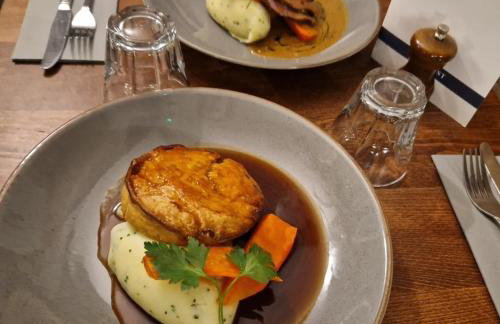 Horse & Farrier Pub - Photo 19