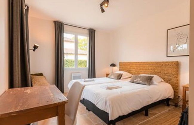 Modern Villa With Large Garden - Foto 2