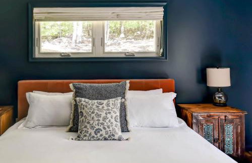 Luxury Mountain Retreat - 4 King Suites & Hot Tub - Photo 40