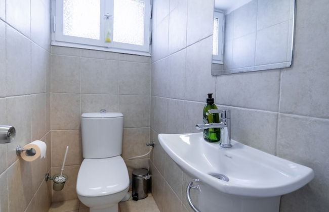 Spacious 4BD House w Pool in Hezliya - Foto 28