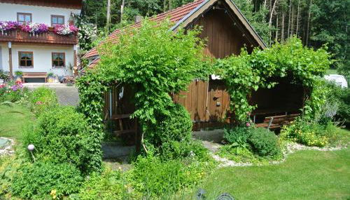 Haus Am Waldrand - Ferienwohnung Augustin - Foto 5, Garden