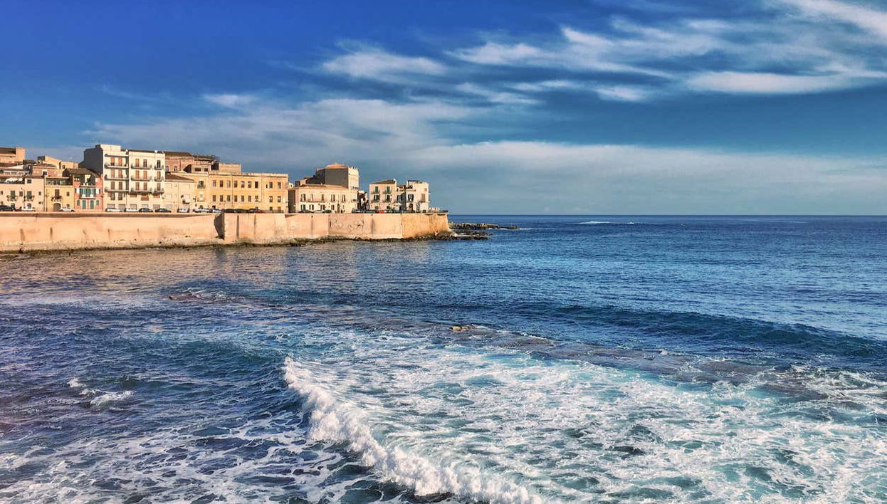 Disfrutando de la costa de Ortigia
