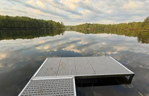 Distinctly modern cabin on quiet Northwoods lake - Foto 3