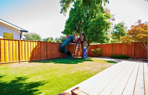 Cheerful 3BR Bar, Jacuzzi & Kids Treehouse - Foto 14