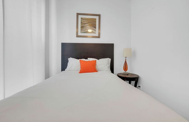 Spacious 3BR Detroit Apt Sleeps 7 + Wifi - Foto 15