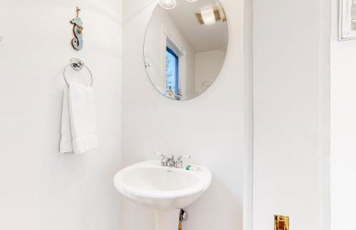 Modern Beach & Town Getaway - Foto 10