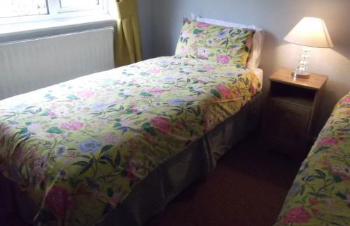 Hall Dale View near Matlock & Peak District - Photo 8