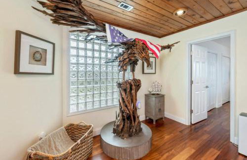 FEATURED ON HGTV'S MY LOTTERY DREAM HOME! Private dock, 15 minute boat ride to Crab Island, 20 minute drive to Destin, Pet Friendly - Foto 22