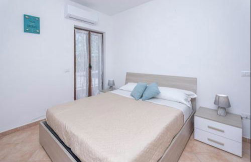 Porto Taverna, a pochi passi dalla Spiaggia di Porto Taverna - Foto 4