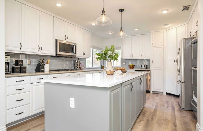 The Riesling Retreat by Avantstay Estate w/ Pool, Hottub, Putting Green & Pickle Ball Court! - Photo 26