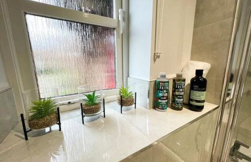 2 Bedroom Apartment, Free Parking, WiFi & Netflix - Foto 17