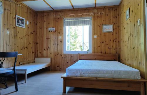 chaty, niebieskie drzwi - Foto 2