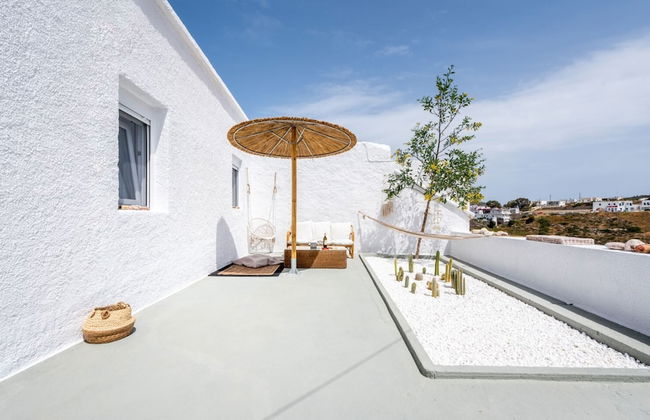 Salty Caves Apartments Milos - Photo 35