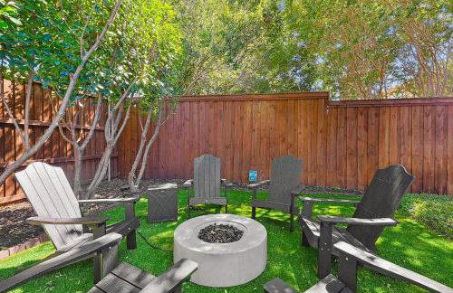 5BD 2BA w Backyard Oasis Pool Jacuzzi Firepit - Foto 36