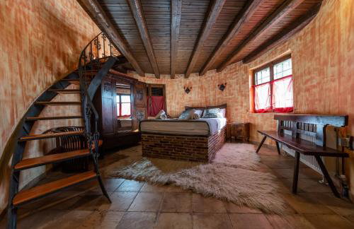 Vintage Stone House Where Calm Lives - Photo 13