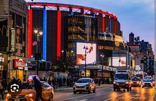 Cozy 4BR 3BA Home- Train to NYC, USOpen, CitiField Mets, MSG, Walk to Harbor & Golf - Photo 46