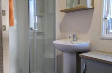 Beautiful Pet Friendly Southerness Caravan With Sea View & Decking Area - Foto 4