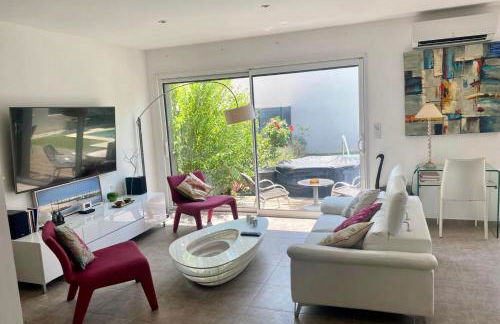 Agréable et lumineuse maison t4 air conditionné piscine jacuzzi parking - Foto 7