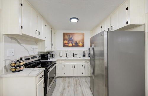 Spacious 5 Bed Home with Massage Chair and Futsball Table - Foto 10