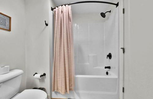 Stay in Cleveland mins to Cleveland Clinic, Hospitals, Museum, Universities & Downtown - Foto 17