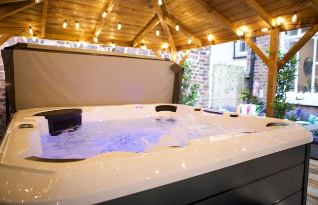 Romance On The Rows - Hot Tub City Centre - Photo 38