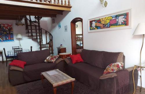 Casa Rosa de Peruíbe - Casa de Temporada 3 dormitórios, 10 hóspedes, piscina, wi-fi, netflix, 800 metros da praia - Photo 11