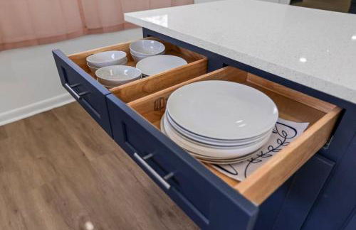 Beach house - 3BR Beach Gem - 30ft to Sand & Walk to Amusement Park - Foto 11