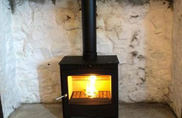 Traditional cottage with brand new Woodburner - Photo 5