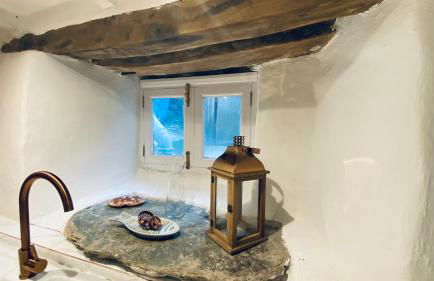 SPINDRIFT is A Beautiful Newly Refurbished THREE BEDROOM Private Family House located on the OLD HARBOUR and the COASTAL PATH in the Heart of Beautiful POLPERRO - Foto 18