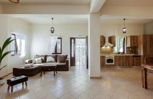 Villa Elodia with Pool & Garden in Heart of Crete - Foto 40