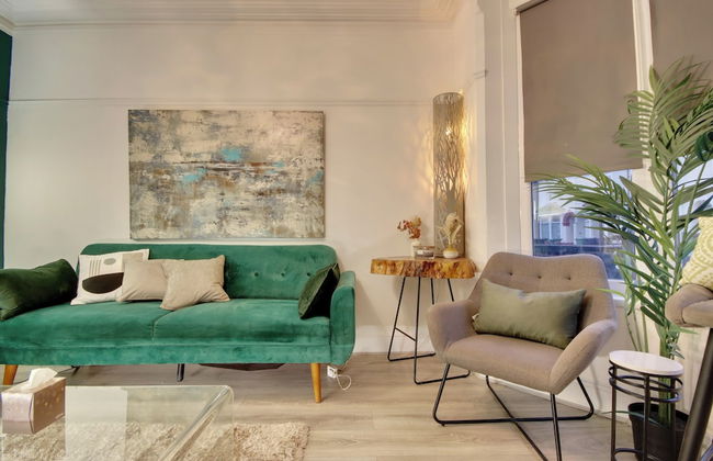 Southsea 4BR Getaway with Private Yard - Foto 15