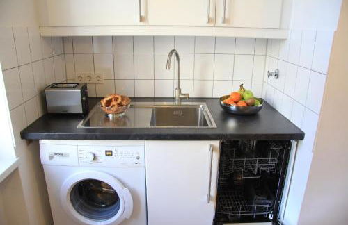 Nollendorf Apartments - 1 separate bedroom and 1 living room with sofa bed in Motzstraße - Foto 47