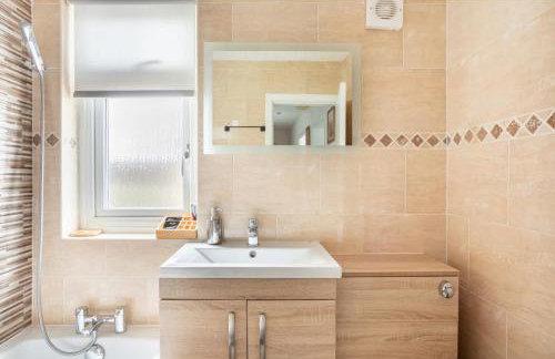 Captivating 3 bedroom home with conservatory - Foto 21