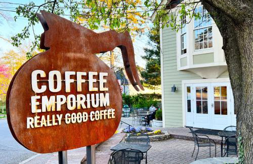 Cozy Cottage In The Heart Of Hyde Park 1 Bedroom Home by RedAwning - Photo 47