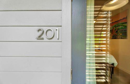 The Moon Quonset Hut Vacation Rental Heated & Chilled Pool - Photo 25
