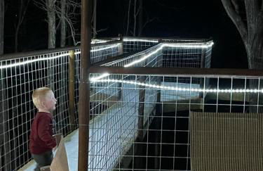 Cabin with a tree house on a buffalo farm . - Foto 30