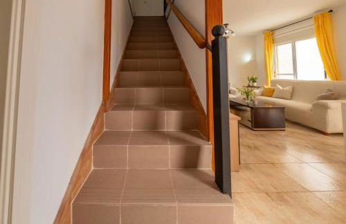 3BR Chalet Valley Moon-Seaviews, Terrace & Parking - Foto 12