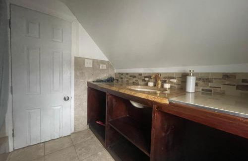 Private Loft 5 min away from LGA - Foto 6