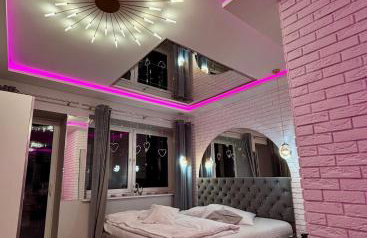 Apartament "Love Island" Jacuzzi SPA z dużą wanną z hydromasażem dla Dwojga - Foto 4