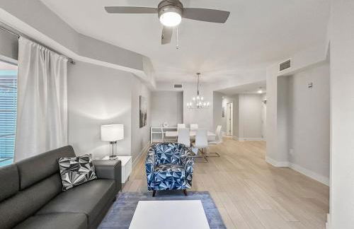 Family-Friendly 3-Bedroom Condo for 6 and 5 min to Disney - Photo 2