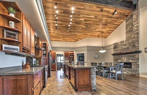 Mendenhall Valley Escape with Furnished Deck! - Foto 14