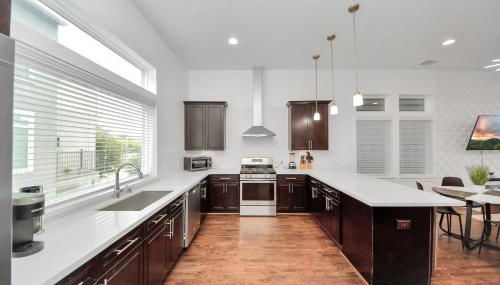 AMAZING ROOFTOP! DOWNTOWN SKYLINE VIEWS!!! SLEEPS 15 - Foto 5