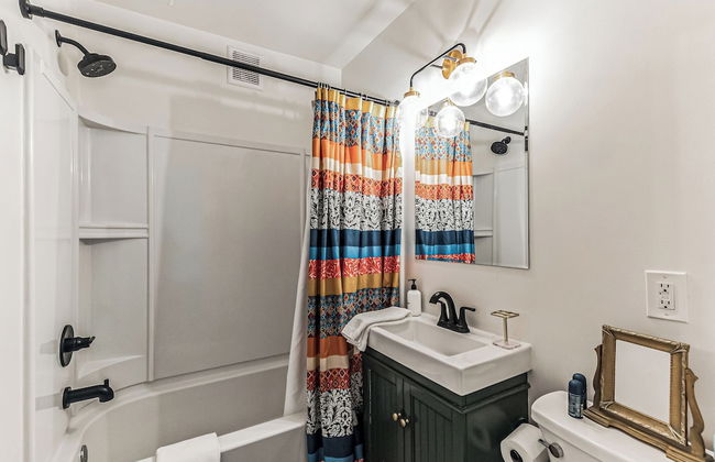 Trendy Studio for 4 w/ Community Pool! - Photo 13